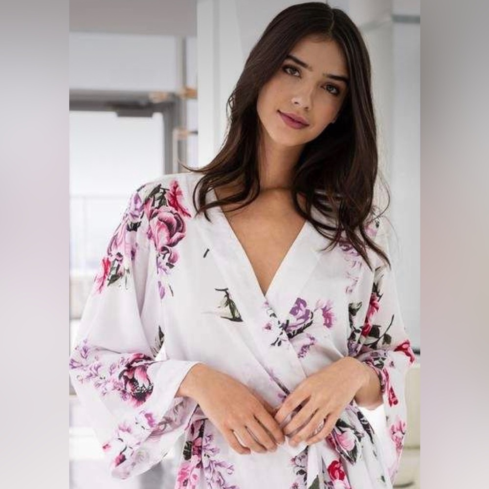 Brand New Yumi Kim Bridal Dream Lover Floral Robe - Medium